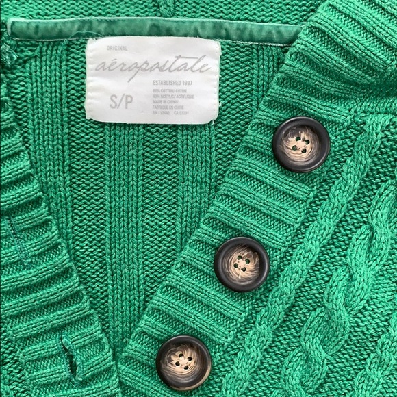 Cable knit sweater with buttons and hood - Picture 2 of 3